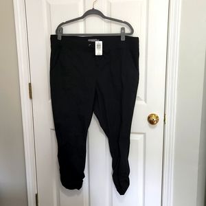 Torrid BLACK POPLIN CROP PANT